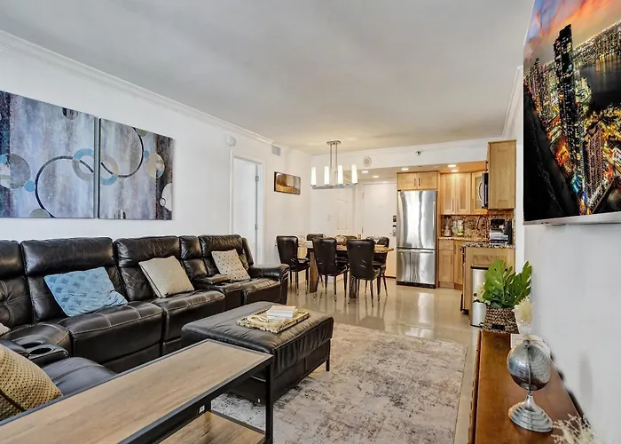 Beach Condo With Resort Perks, Pools, Fitness Center, And A Relaxing Bathtub 916